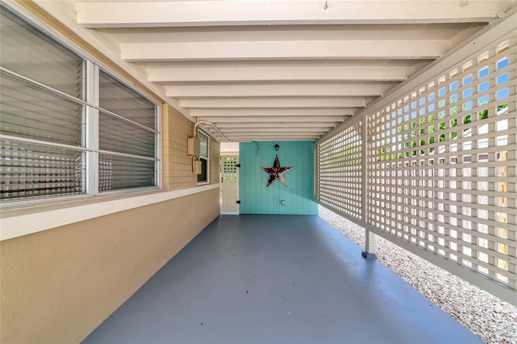 For Rent: $3,000 (2 beds, 1 baths, 870 Square Feet)