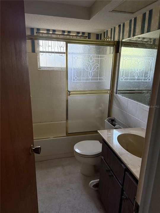 For Sale: $225,000 (2 beds, 2 baths, 990 Square Feet)