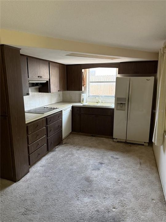For Sale: $225,000 (2 beds, 2 baths, 990 Square Feet)