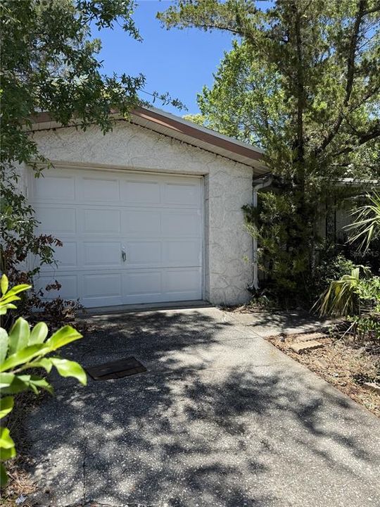 For Sale: $225,000 (2 beds, 2 baths, 990 Square Feet)