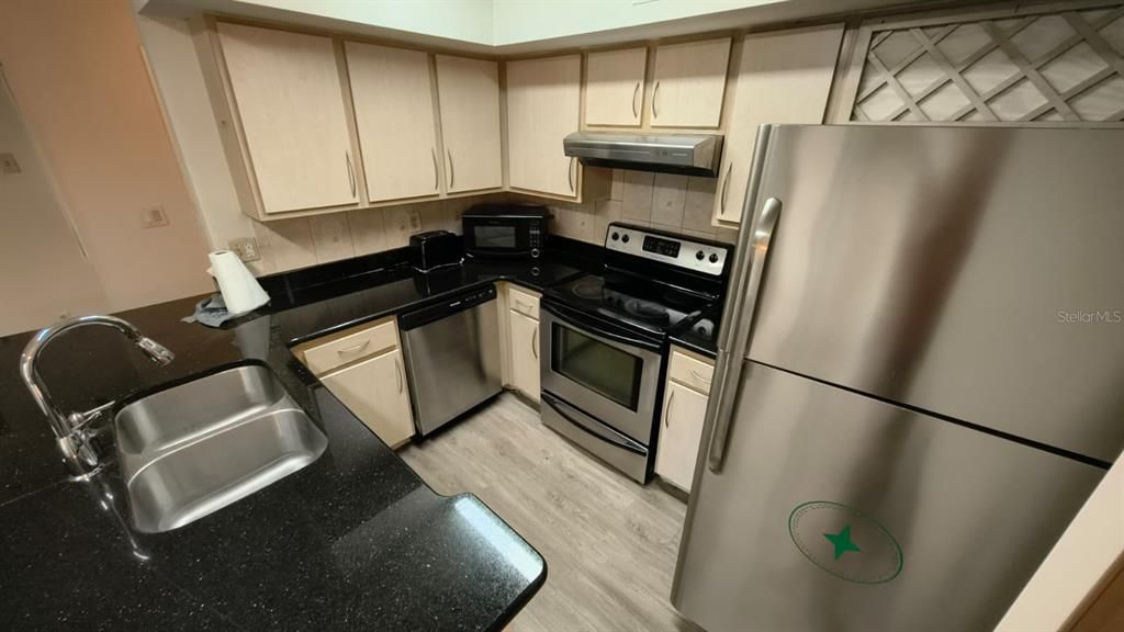 For Rent: $1,800 (2 beds, 2 baths, 1080 Square Feet)