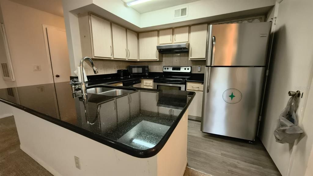 For Rent: $1,800 (2 beds, 2 baths, 1080 Square Feet)
