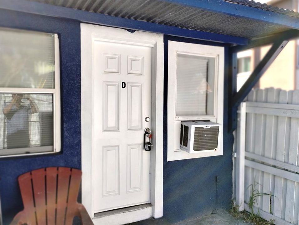 В аренду: $1,300 (2 спален, 1 ванн, 700 Квадратных фут)