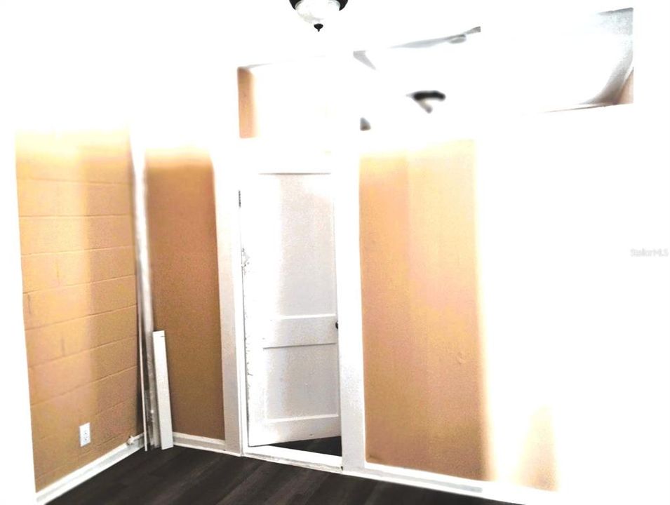 В аренду: $1,300 (2 спален, 1 ванн, 700 Квадратных фут)