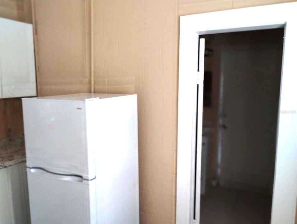 В аренду: $1,300 (2 спален, 1 ванн, 700 Квадратных фут)