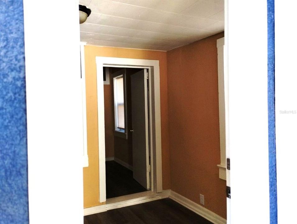 В аренду: $1,300 (2 спален, 1 ванн, 700 Квадратных фут)