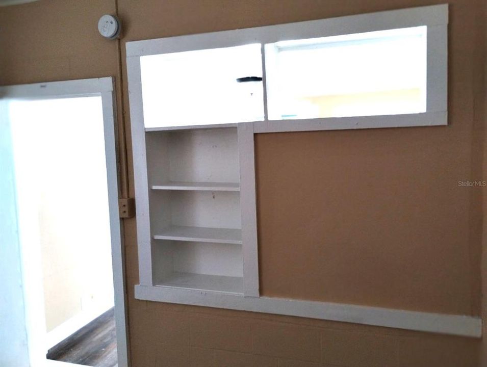 В аренду: $1,300 (2 спален, 1 ванн, 700 Квадратных фут)