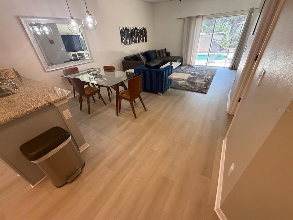 For Sale: $304,900 (3 beds, 2 baths, 1295 Square Feet)