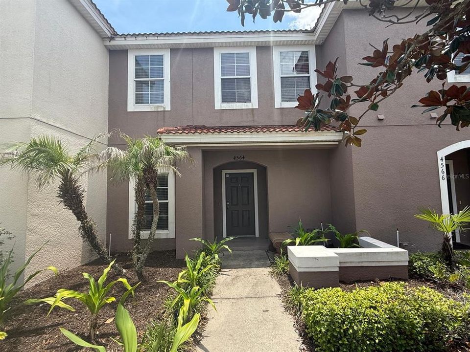 For Sale: $304,900 (3 beds, 2 baths, 1295 Square Feet)