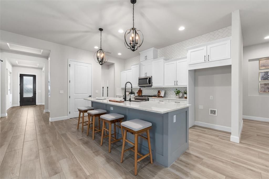En Venta: $849,900 (4 camas, 3 baños, 3114 Pies cuadrados)