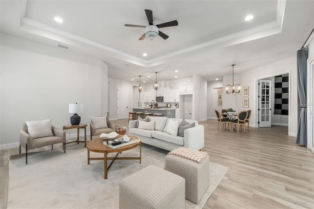 En Venta: $849,900 (4 camas, 3 baños, 3114 Pies cuadrados)