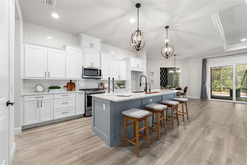 En Venta: $849,900 (4 camas, 3 baños, 3114 Pies cuadrados)
