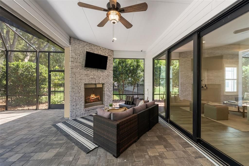 En Venta: $849,900 (4 camas, 3 baños, 3114 Pies cuadrados)