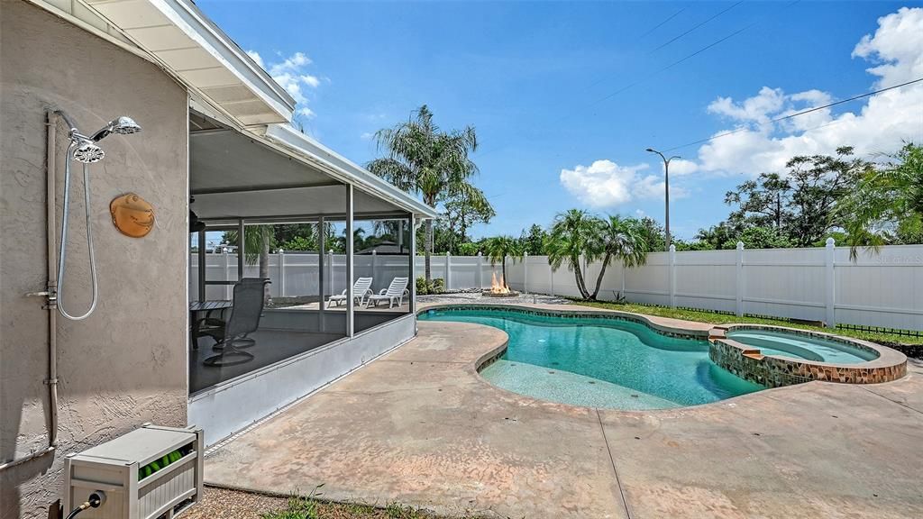 En Venta: $459,000 (3 camas, 2 baños, 1228 Pies cuadrados)