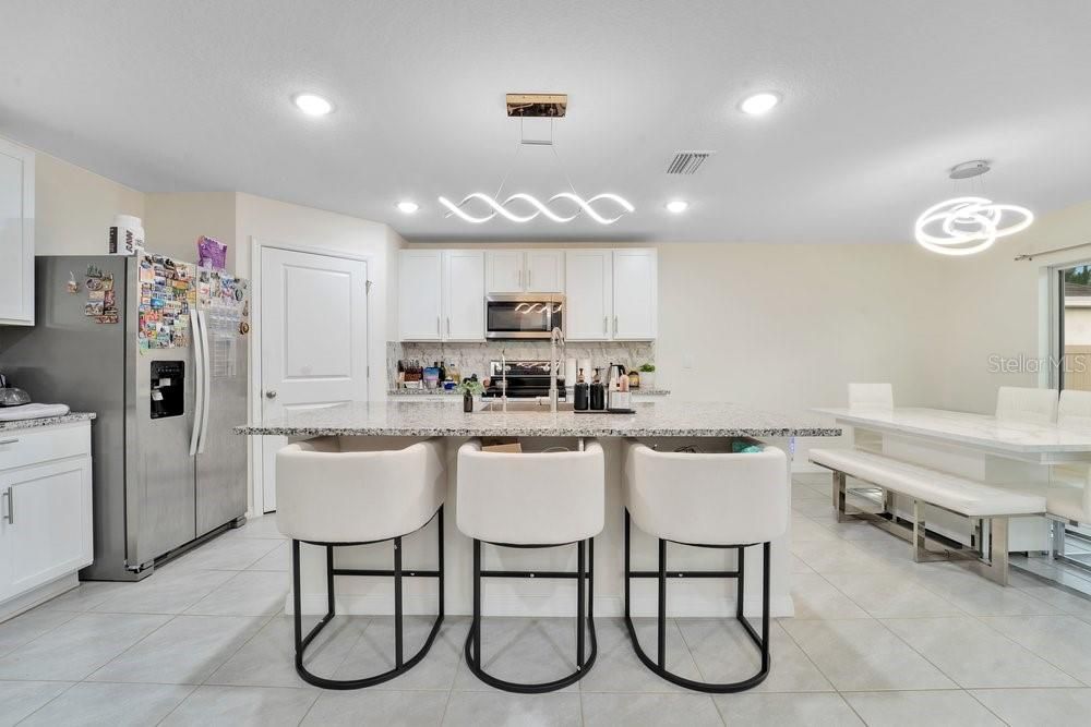 For Sale: $475,000 (4 beds, 3 baths, 2605 Square Feet)