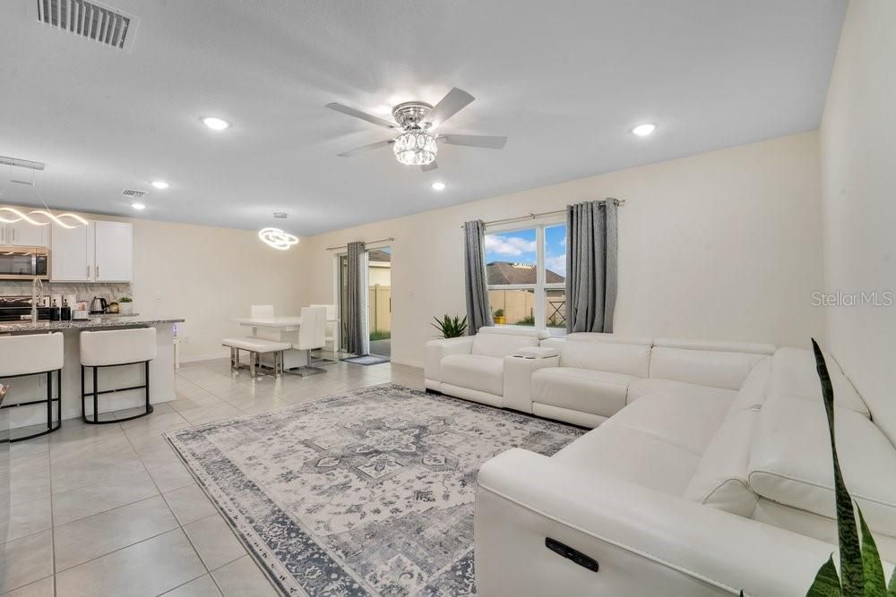 For Sale: $475,000 (4 beds, 3 baths, 2605 Square Feet)
