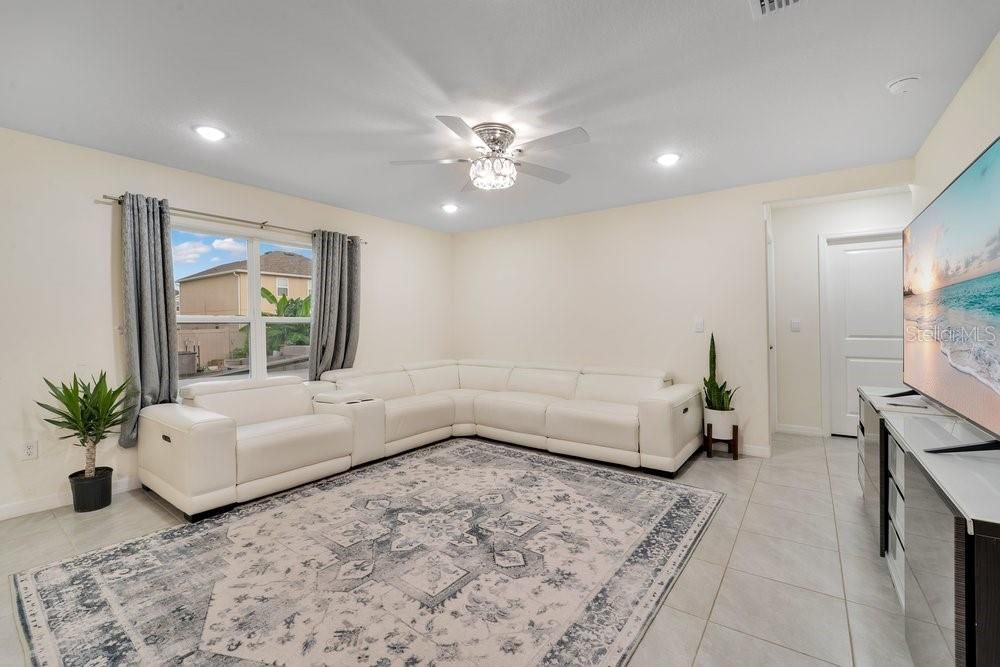 For Sale: $475,000 (4 beds, 3 baths, 2605 Square Feet)