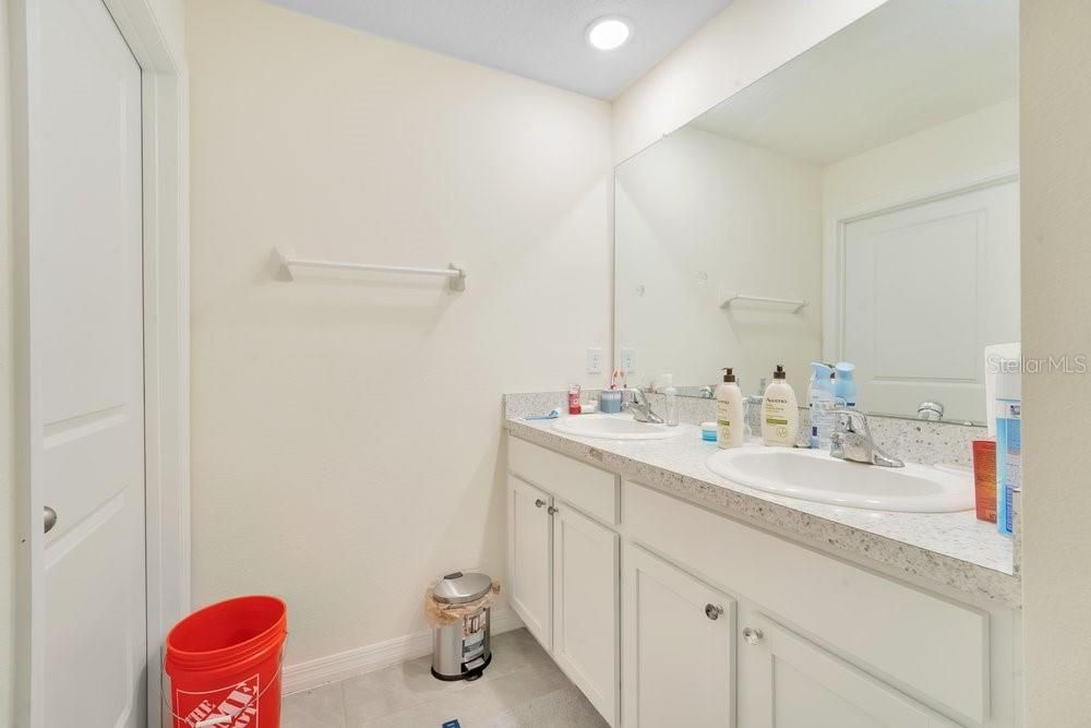 For Sale: $475,000 (4 beds, 3 baths, 2605 Square Feet)