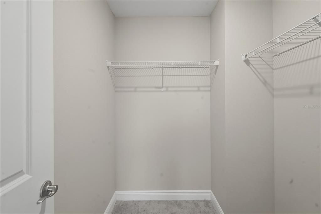 En Venta: $347,000 (4 camas, 2 baños, 2868 Pies cuadrados)