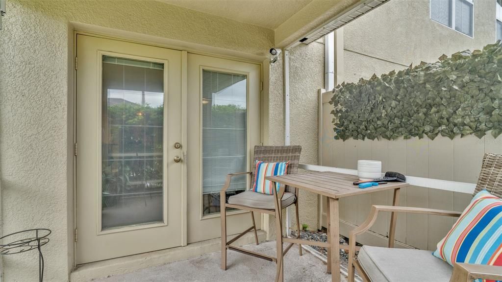 For Sale: $288,000 (2 beds, 2 baths, 1274 Square Feet)