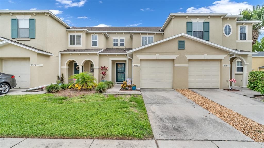 For Sale: $288,000 (2 beds, 2 baths, 1274 Square Feet)