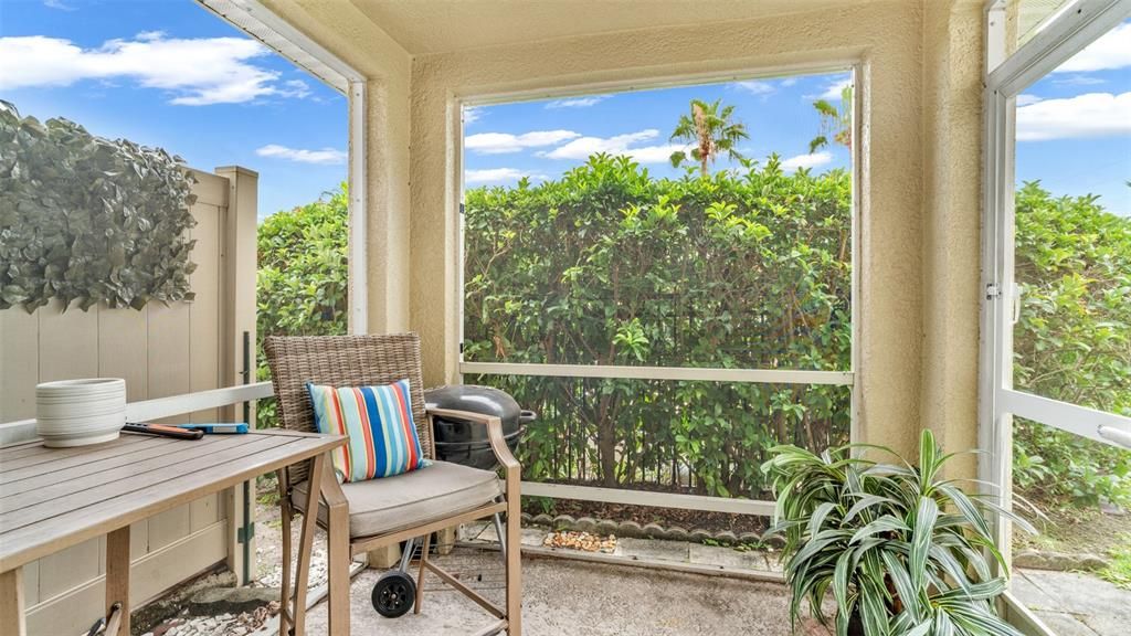 For Sale: $288,000 (2 beds, 2 baths, 1274 Square Feet)