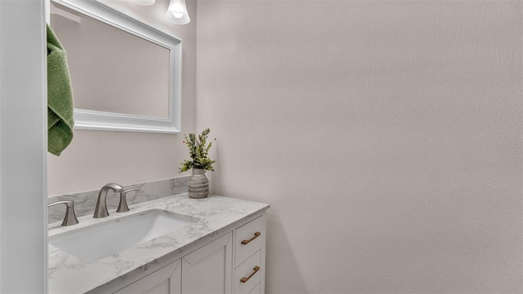 For Sale: $288,000 (2 beds, 2 baths, 1274 Square Feet)