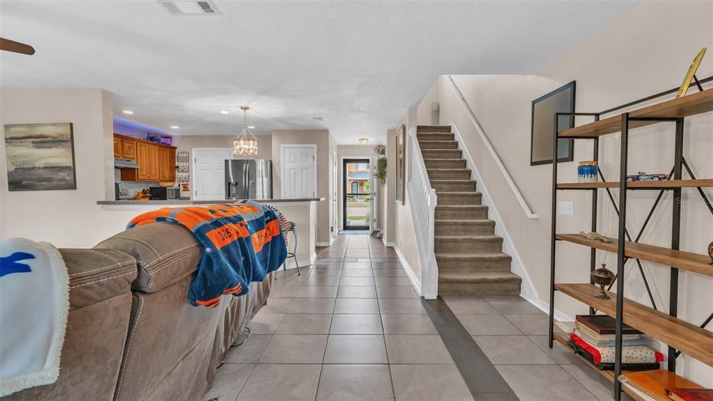 For Sale: $288,000 (2 beds, 2 baths, 1274 Square Feet)