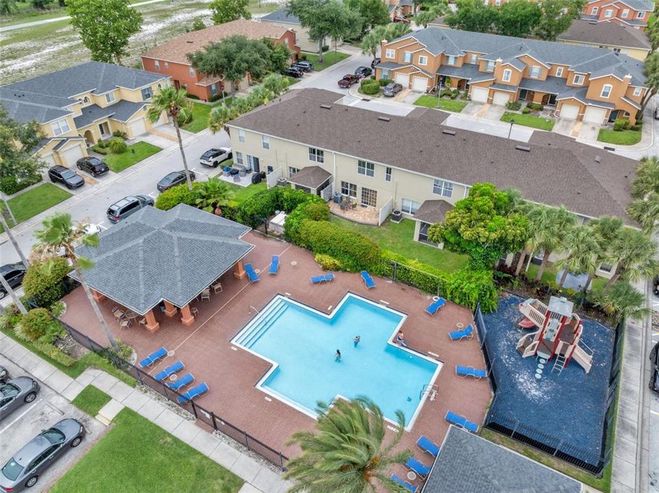 For Sale: $288,000 (2 beds, 2 baths, 1274 Square Feet)
