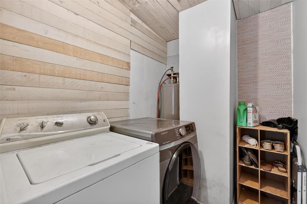 For Sale: $439,000 (3 beds, 2 baths, 1188 Square Feet)