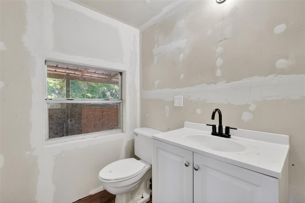 For Sale: $439,000 (3 beds, 2 baths, 1188 Square Feet)