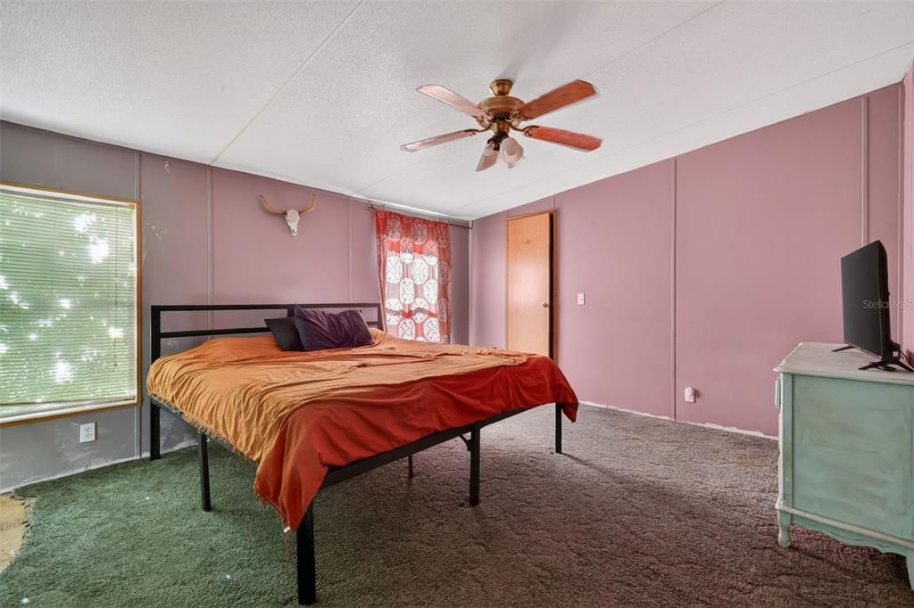 For Sale: $439,000 (3 beds, 2 baths, 1188 Square Feet)