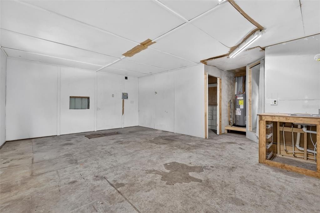 For Sale: $439,000 (3 beds, 2 baths, 1188 Square Feet)