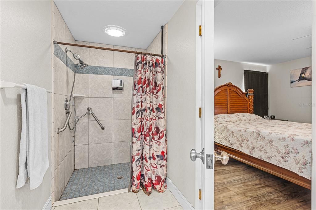 En Venta: $342,900 (3 camas, 3 baños, 2580 Pies cuadrados)