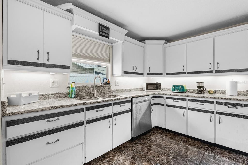 En Venta: $342,900 (3 camas, 3 baños, 2580 Pies cuadrados)