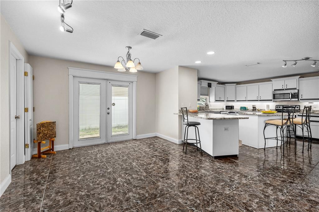 En Venta: $342,900 (3 camas, 3 baños, 2580 Pies cuadrados)