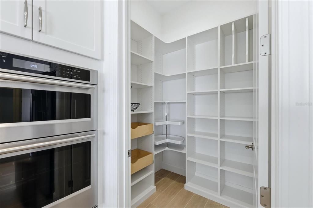 For Sale: $1,275,000 (3 beds, 3 baths, 2483 Square Feet)