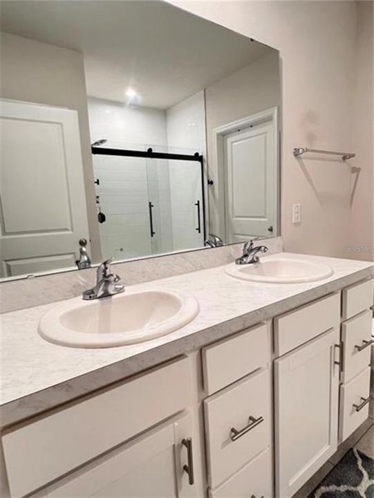 For Rent: $2,375 (3 beds, 2 baths, 1632 Square Feet)