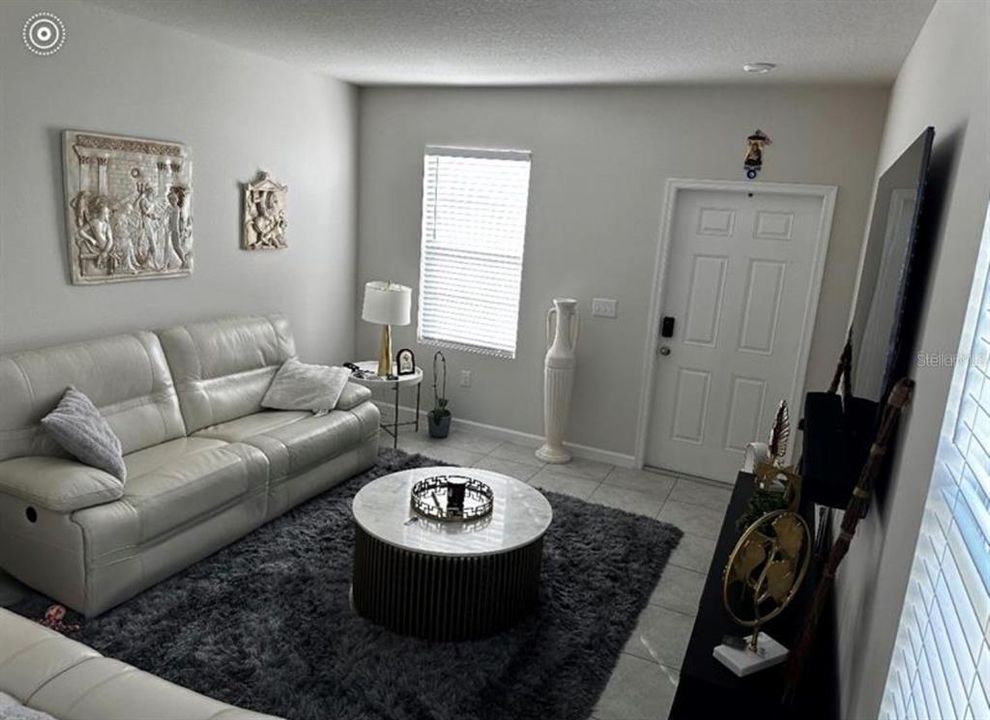 For Rent: $2,375 (3 beds, 2 baths, 1632 Square Feet)