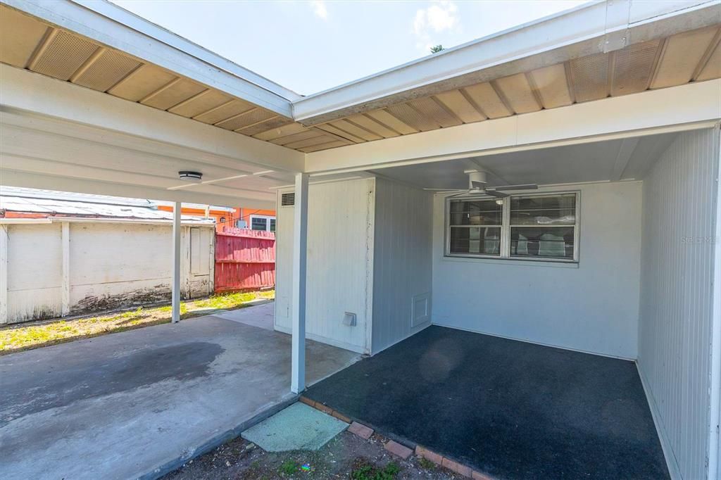 For Rent: $1,800 (1 beds, 1 baths, 728 Square Feet)