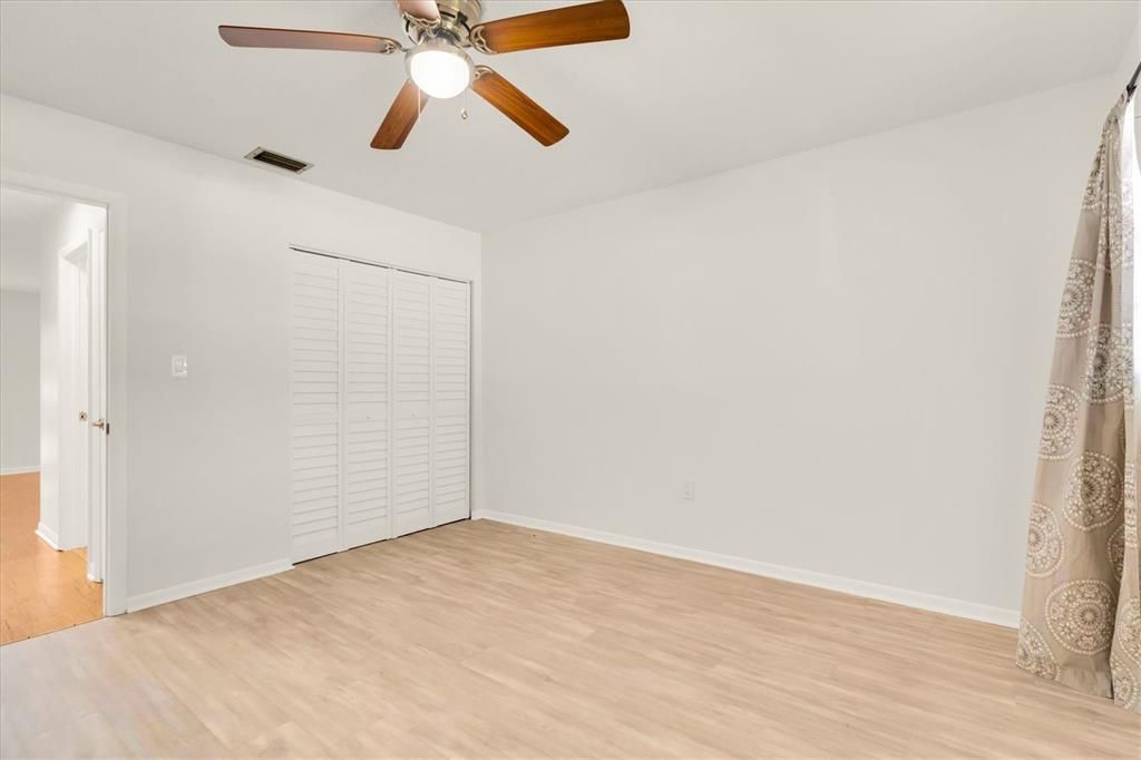 For Rent: $1,800 (1 beds, 1 baths, 728 Square Feet)