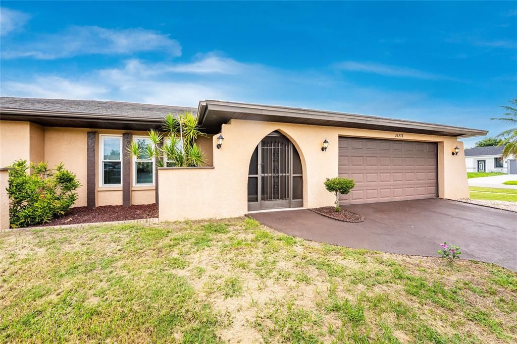 For Sale: $345,000 (3 beds, 2 baths, 2020 Square Feet)