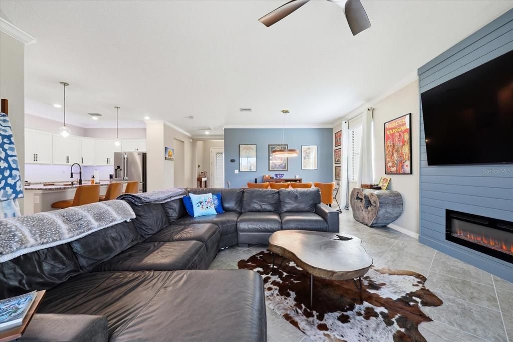 For Sale: $495,000 (3 beds, 3 baths, 1857 Square Feet)
