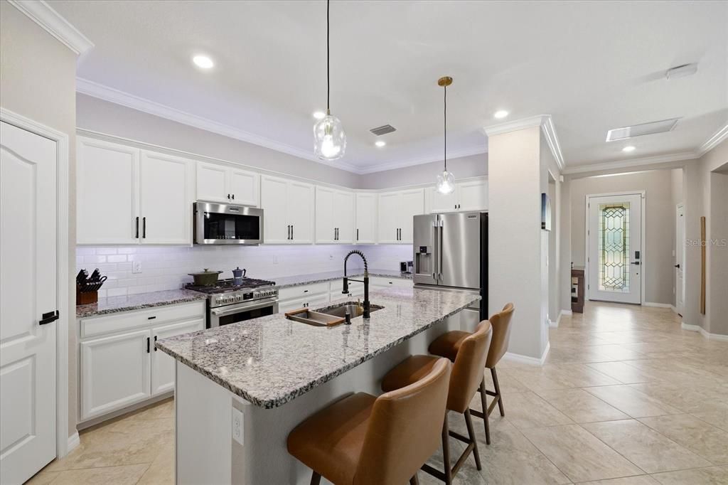 For Sale: $495,000 (3 beds, 3 baths, 1857 Square Feet)