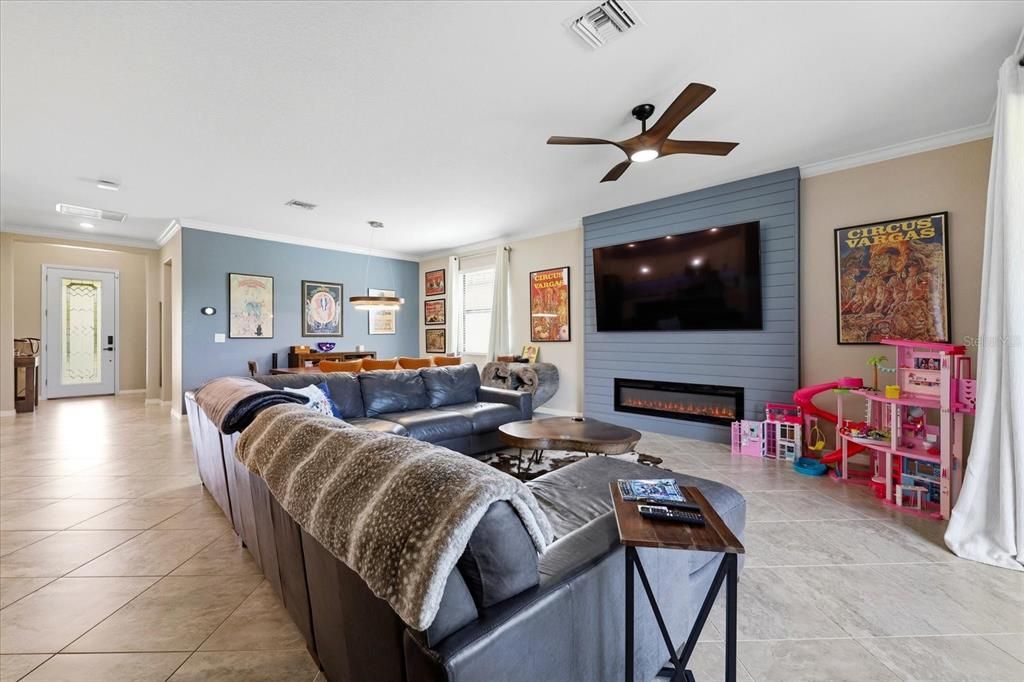 For Sale: $495,000 (3 beds, 3 baths, 1857 Square Feet)