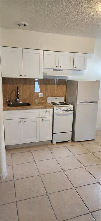 For Rent: $1,200 (1 beds, 1 baths, 400 Square Feet)