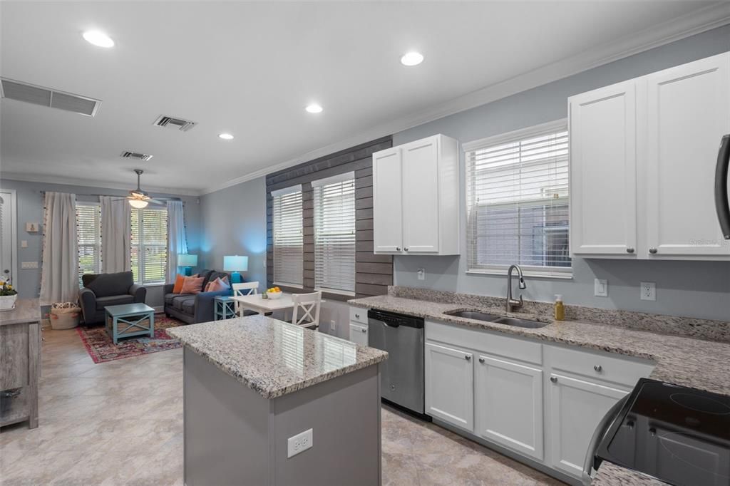 For Sale: $320,000 (3 beds, 2 baths, 1365 Square Feet)
