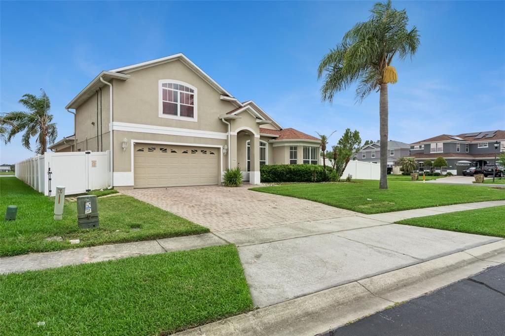 For Sale: $509,000 (4 beds, 3 baths, 2566 Square Feet)