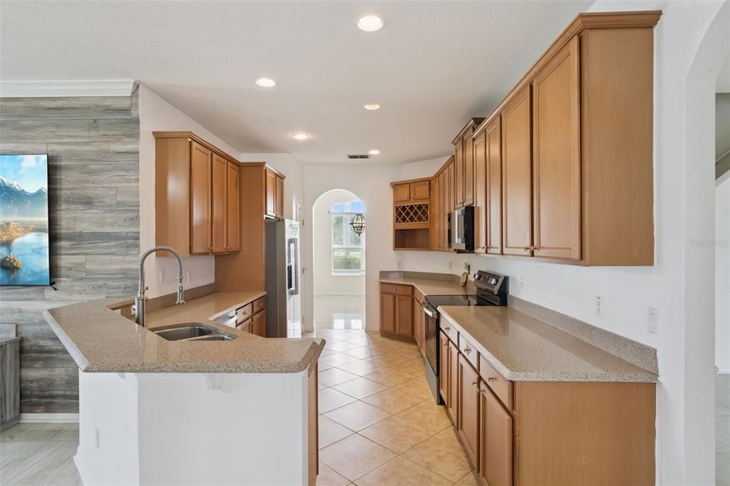 For Sale: $509,000 (4 beds, 3 baths, 2566 Square Feet)