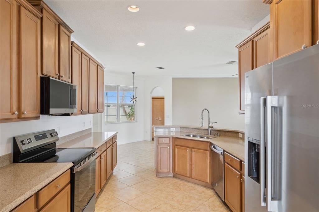For Sale: $509,000 (4 beds, 3 baths, 2566 Square Feet)